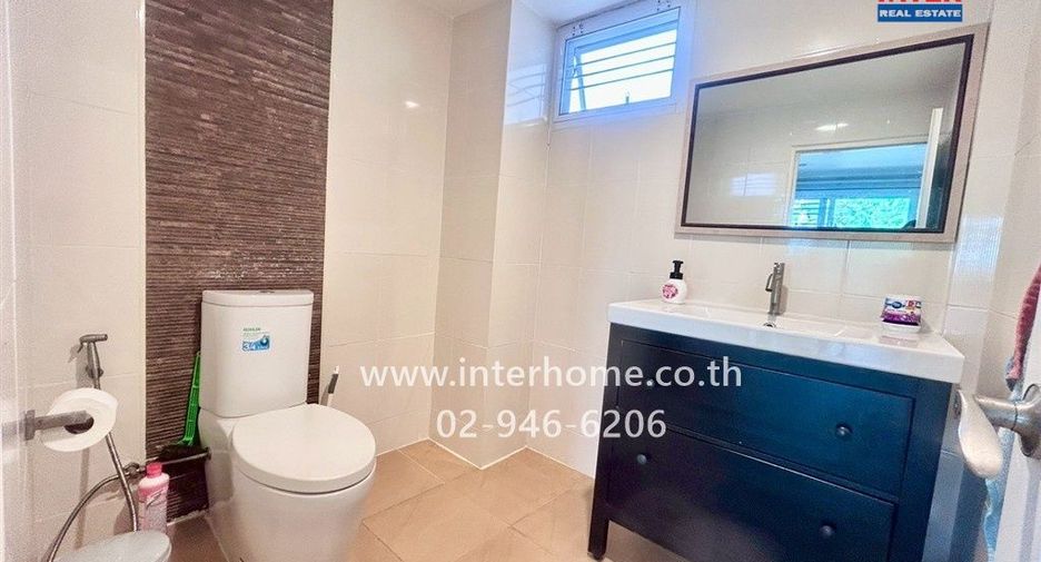 For sale 4 bedrooms house in Lat Phrao, Bangkok