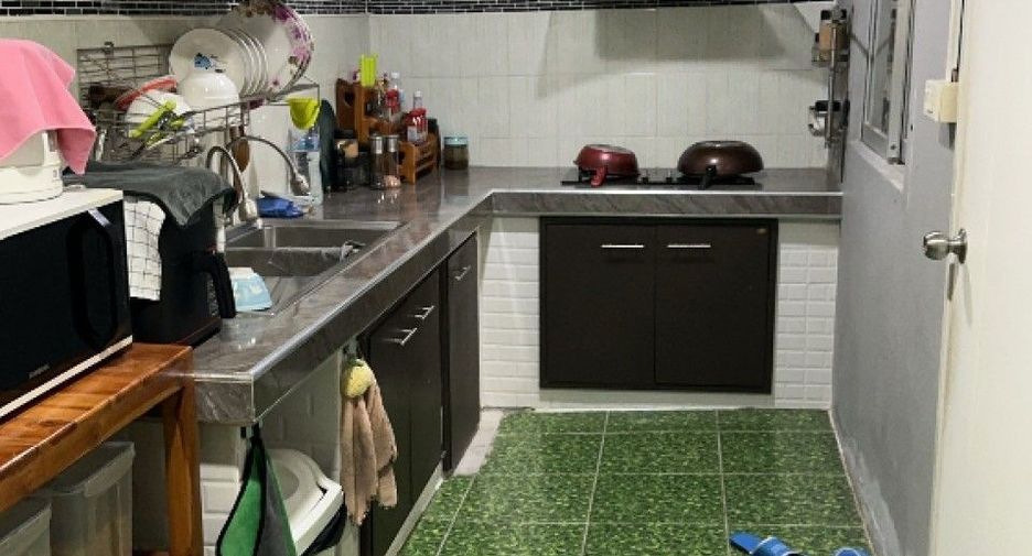 Casa adosada en venta de 3 habitaciones en Mueang Samut Prakan, Samut Prakan