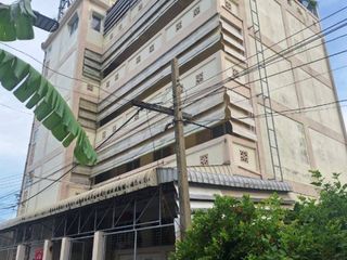 Продажа 1 кровать апартаменты в Mueang Samut Prakan, Самутпракан