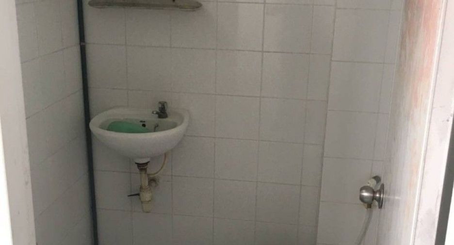 For sale 1 bed apartment in Mueang Samut Prakan, Samut Prakan