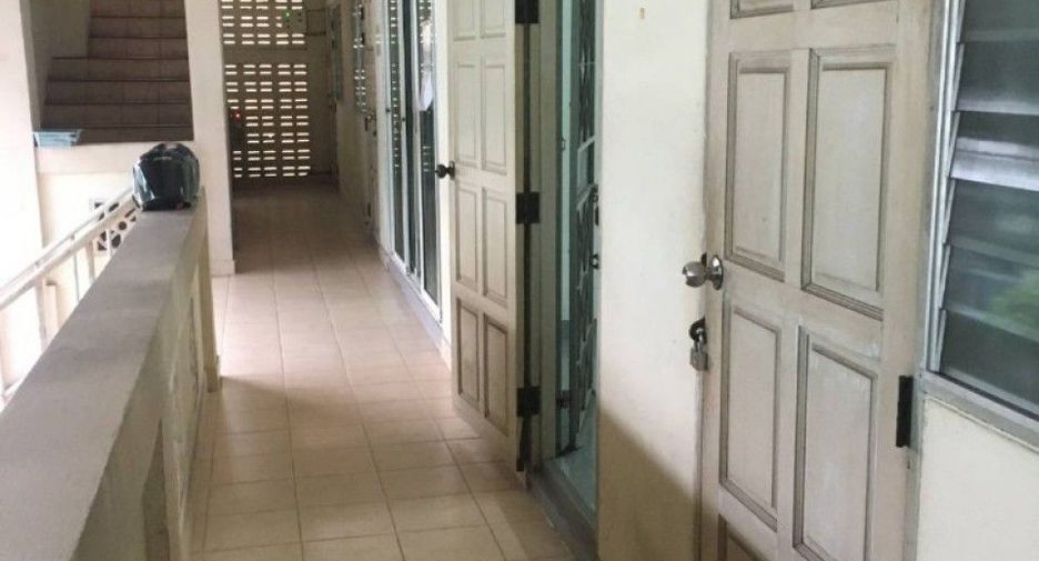 For sale 1 bed apartment in Mueang Samut Prakan, Samut Prakan