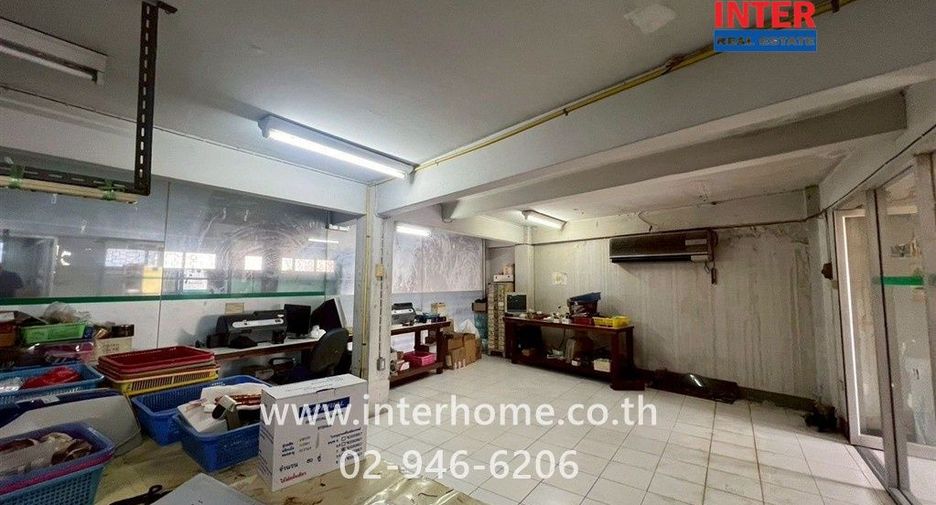Oficina en alquiler y en venta de 4 habitaciones en Bang Phlat, Bangkok