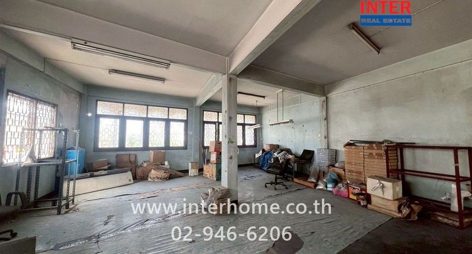 Oficina en alquiler y en venta de 4 habitaciones en Bang Phlat, Bangkok