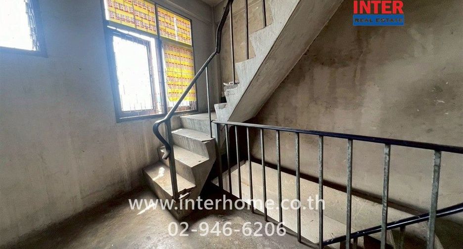 Oficina en alquiler y en venta de 4 habitaciones en Bang Phlat, Bangkok