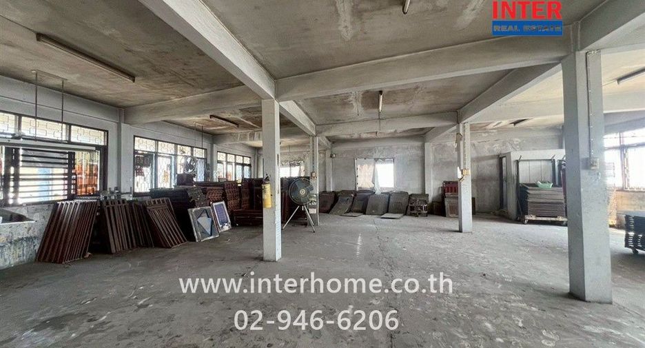 Oficina en alquiler y en venta de 4 habitaciones en Bang Phlat, Bangkok