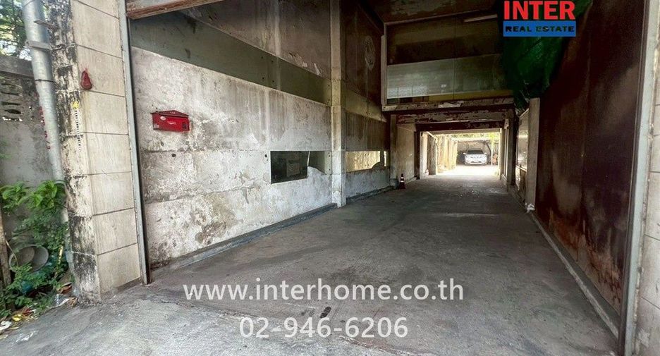 Oficina en alquiler y en venta de 4 habitaciones en Bang Phlat, Bangkok