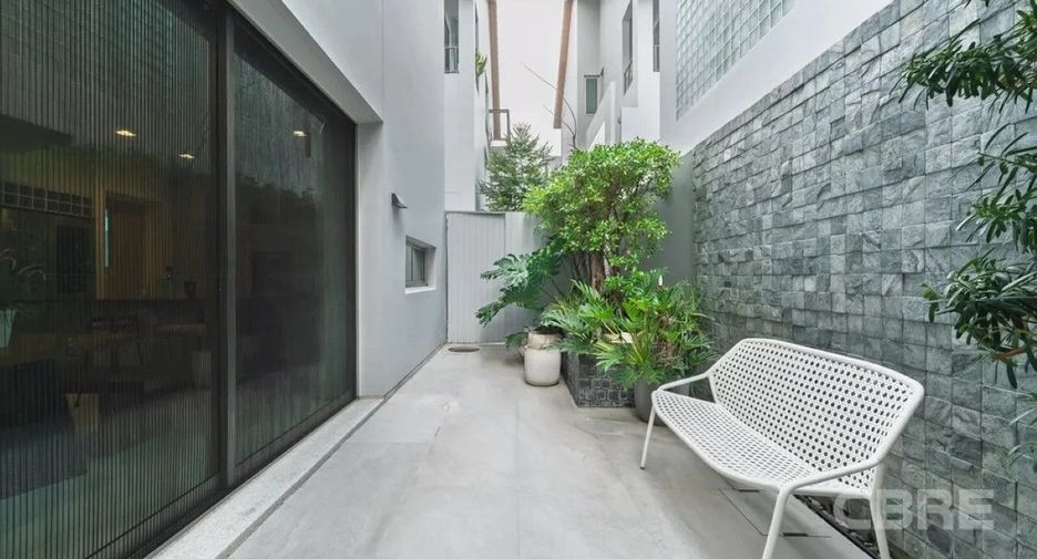 For rent and for sale 3 bedrooms house in Bang Kapi, Bangkok