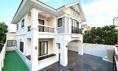 For sale 4 bedrooms house in Bang Khae, Bangkok