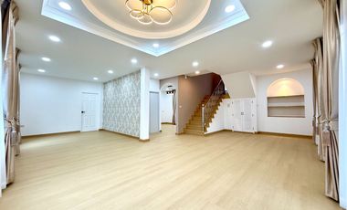 For sale 4 bedrooms house in Bang Khae, Bangkok