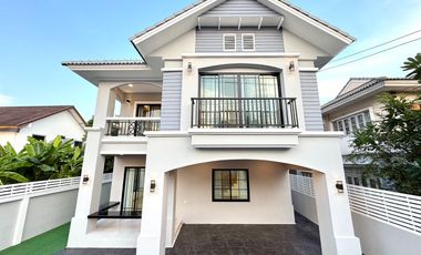 For sale 4 bedrooms house in Bang Khae, Bangkok