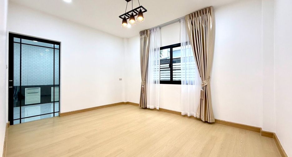 À vendre 4 chambres maison à Bang Khae, Bangkok