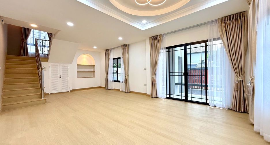 À vendre 4 chambres maison à Bang Khae, Bangkok