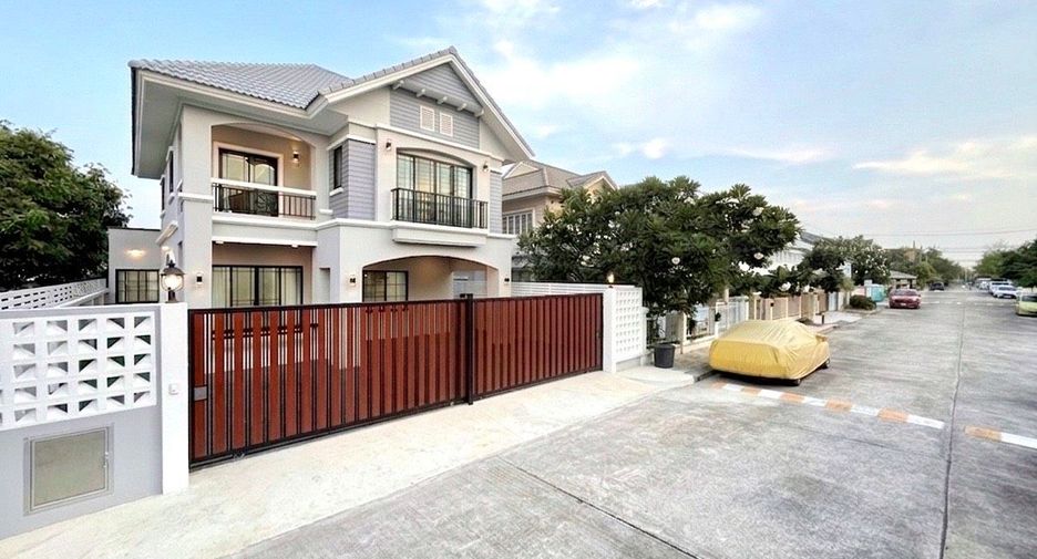À vendre 4 chambres maison à Bang Khae, Bangkok