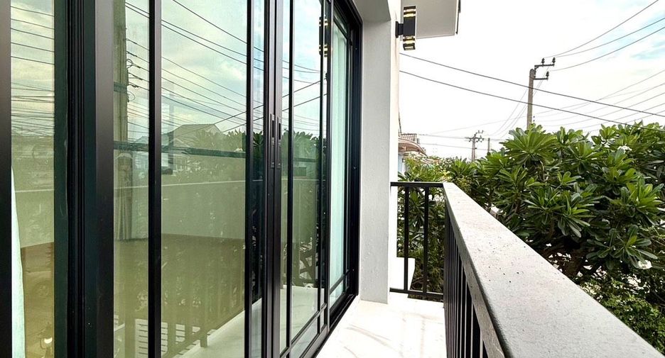 À vendre 4 chambres maison à Bang Khae, Bangkok