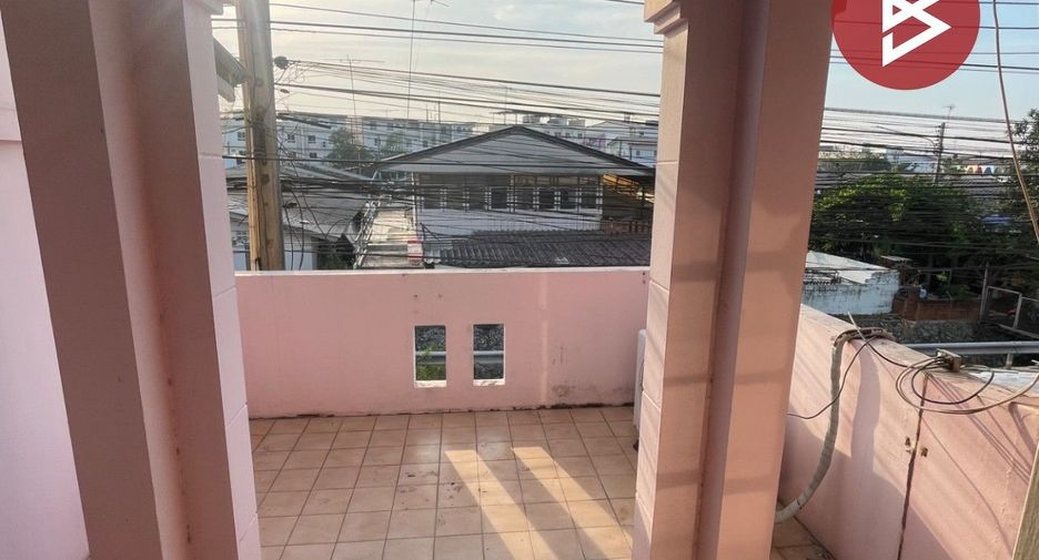Продажа 4 спальни таунхаус в Mueang Chon Buri, Чонбури