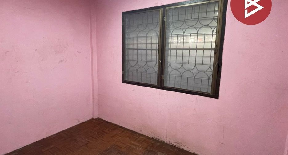 Продажа 4 спальни таунхаус в Mueang Chon Buri, Чонбури