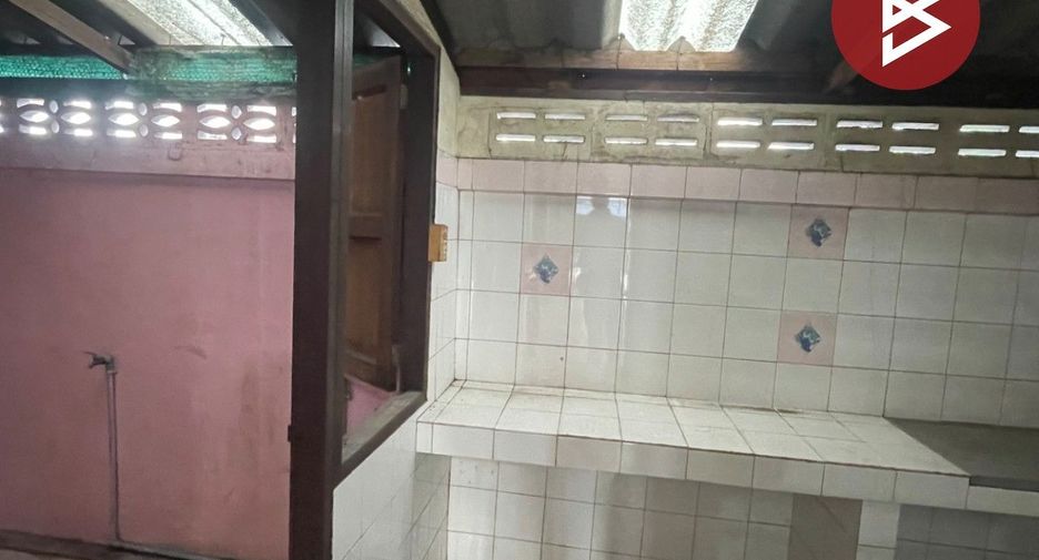 Продажа 4 спальни таунхаус в Mueang Chon Buri, Чонбури