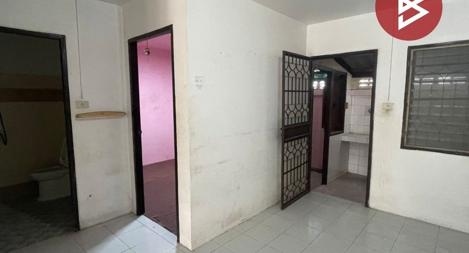 Продажа 4 спальни таунхаус в Mueang Chon Buri, Чонбури