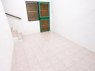 出售 2 卧室 联排别墅 在 Mueang Samut Sakhon, Samut Sakhon
