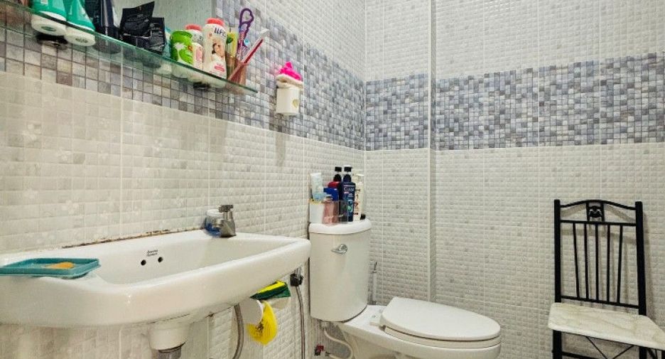 For sale 2 bedrooms townhouse in Ban Pho, Chachoengsao