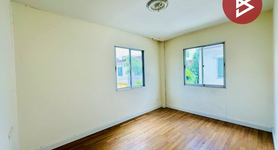 Casa adosada en venta de 2 habitaciones en Mueang Samut Sakhon, Samut Sakhon