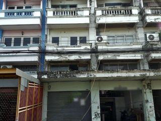 For sale 3 bedrooms retail Space in Lat Krabang, Bangkok
