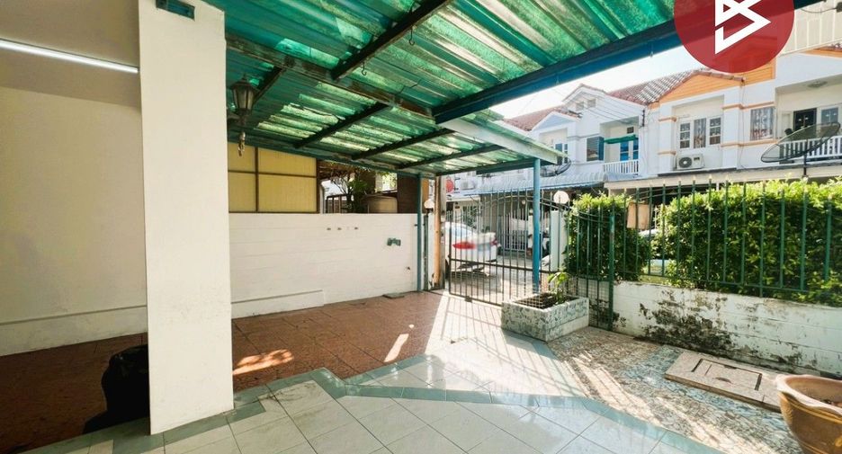 Продажа 3 спальни таунхаус в Mueang Chon Buri, Чонбури