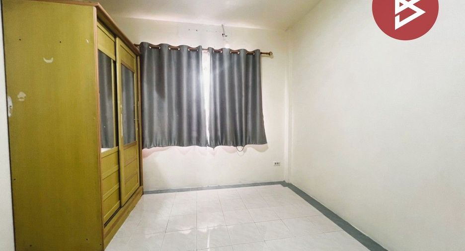 Продажа 3 спальни таунхаус в Mueang Chon Buri, Чонбури