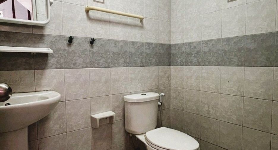 Продажа 3 спальни таунхаус в Mueang Chon Buri, Чонбури