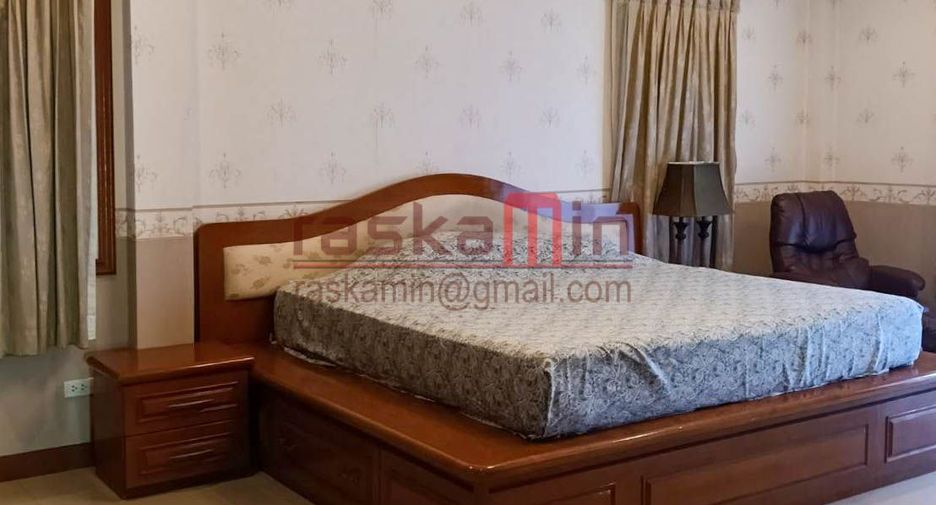 For rent 5 bedrooms villa in Bang Lamung, Chonburi
