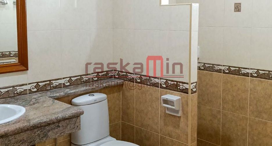 For rent 5 bedrooms villa in Bang Lamung, Chonburi