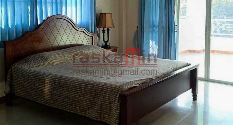 For rent 5 bedrooms villa in Bang Lamung, Chonburi