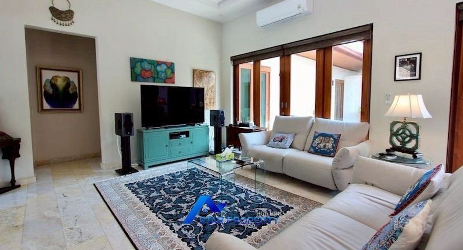 For sale 7 bedrooms villa in Sam Roi Yot, Prachuap Khiri Khan