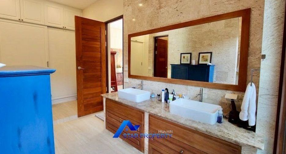 For sale 7 bedrooms villa in Sam Roi Yot, Prachuap Khiri Khan