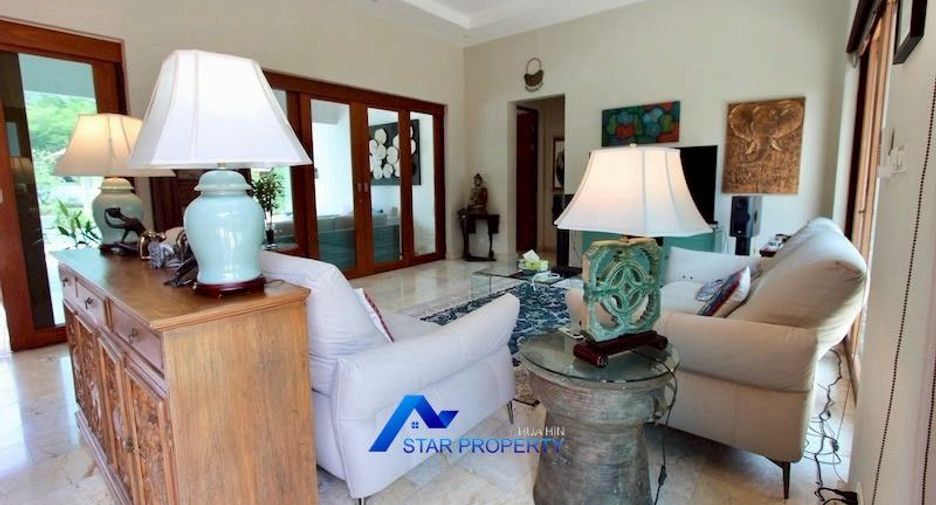 For sale 7 bedrooms villa in Sam Roi Yot, Prachuap Khiri Khan