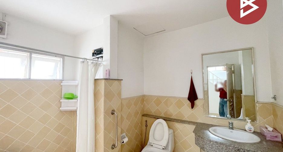 For sale 4 bedrooms house in Thanyaburi, Pathum Thani