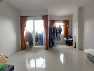 For sale 2 bedrooms townhouse in Mueang Nakhon Si Thammarat, Nakhon Si Thammarat