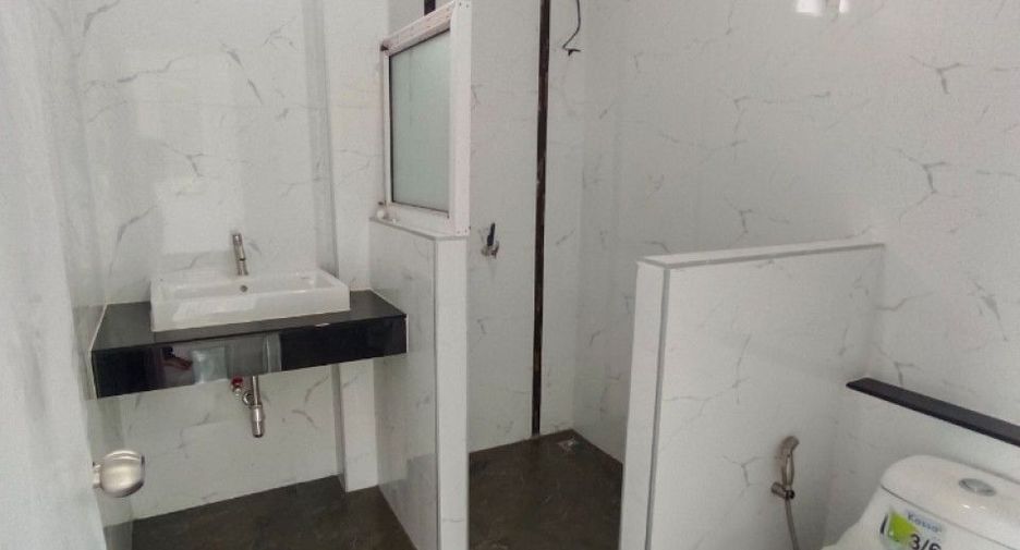 For sale 3 bedrooms house in Mueang Trat, Trat
