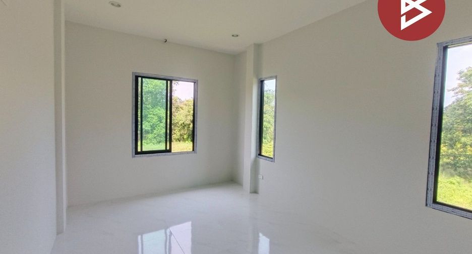 For sale 3 bedrooms house in Mueang Trat, Trat