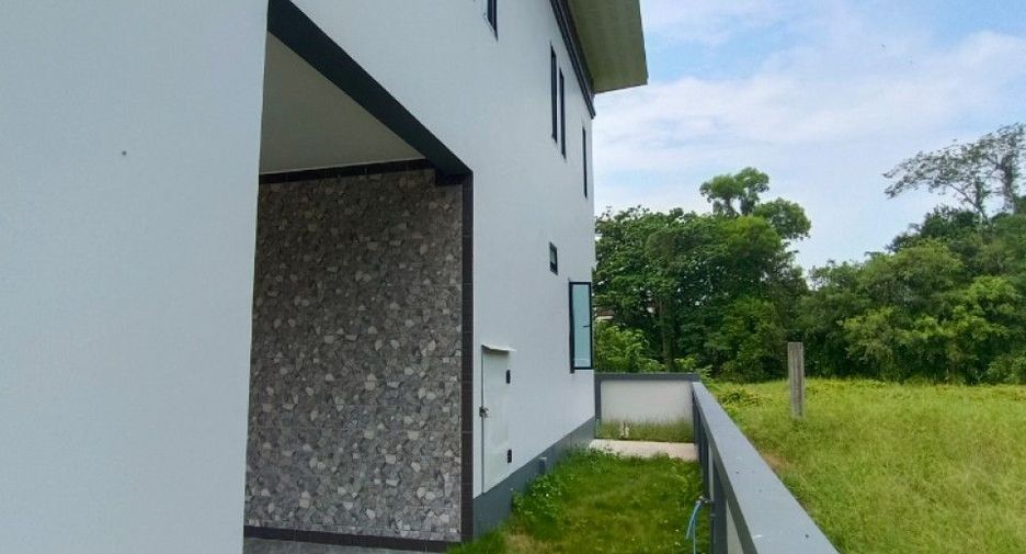 For sale 3 bedrooms house in Mueang Trat, Trat