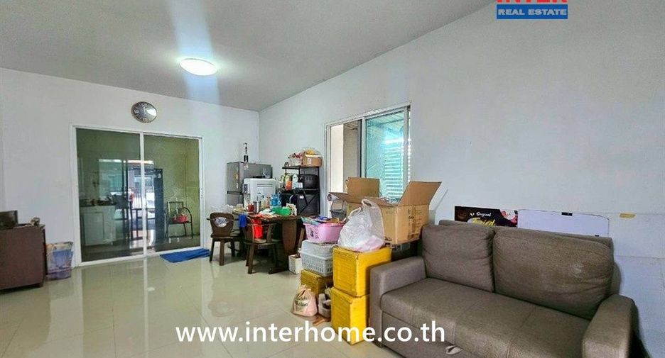 Casa adosada en venta de 3 habitaciones en Mueang Pathum Thani, Pathum Thani