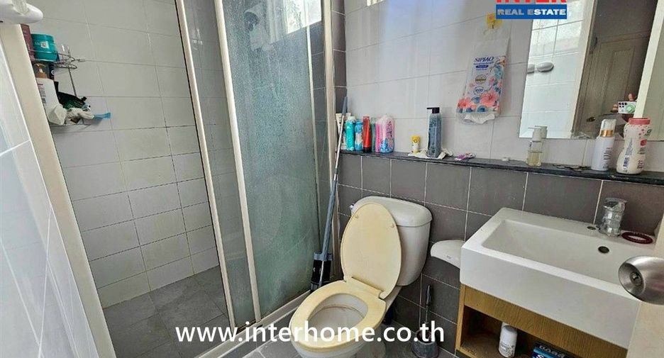 Casa adosada en venta de 3 habitaciones en Mueang Pathum Thani, Pathum Thani