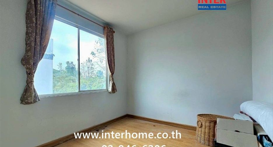 Casa adosada en venta de 3 habitaciones en Mueang Pathum Thani, Pathum Thani