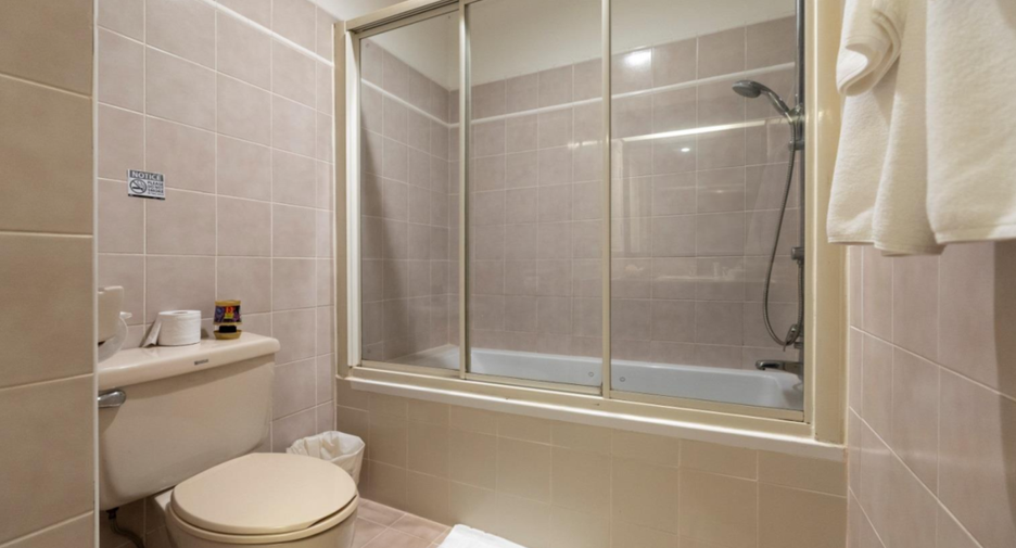 For rent 2 bedrooms apartment in Khlong Toei, Bangkok