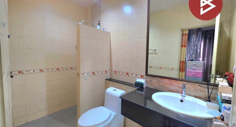 Продажа 3 спальни таунхаус в Si Racha, Чонбури