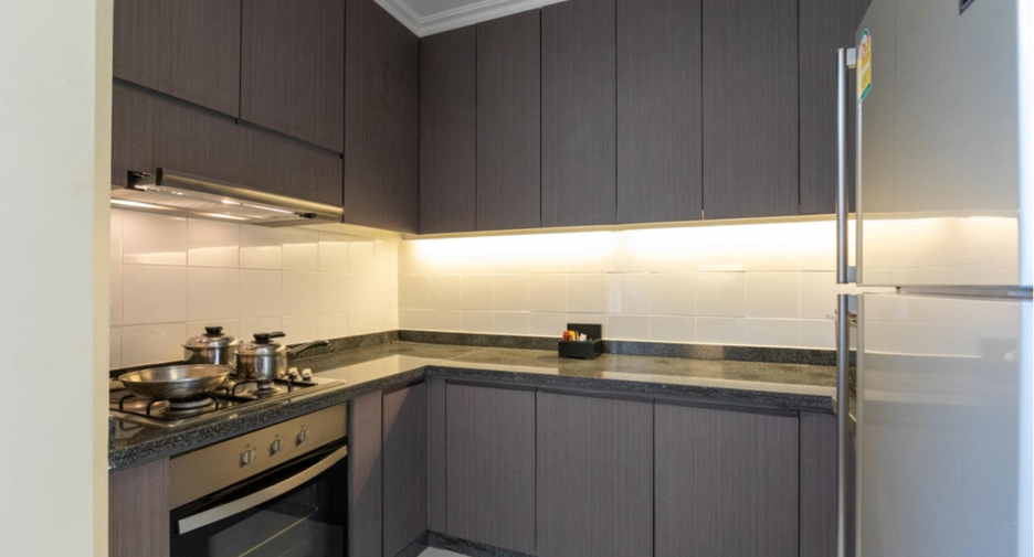For rent 2 bedrooms apartment in Khlong Toei, Bangkok