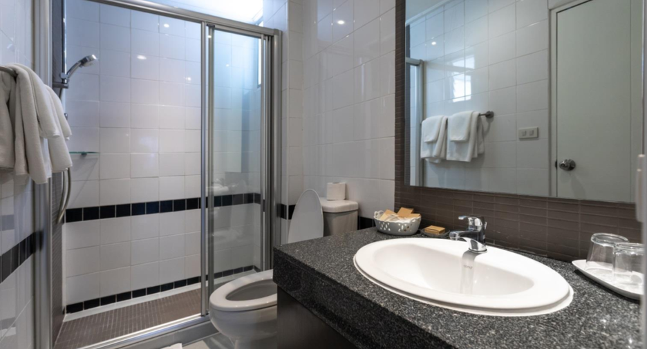 For rent 2 bedrooms apartment in Khlong Toei, Bangkok