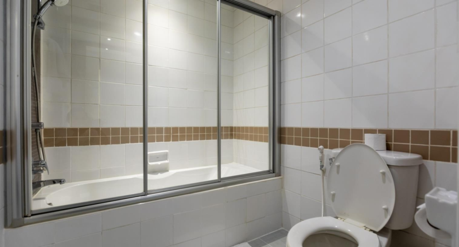 For rent 2 bedrooms apartment in Khlong Toei, Bangkok