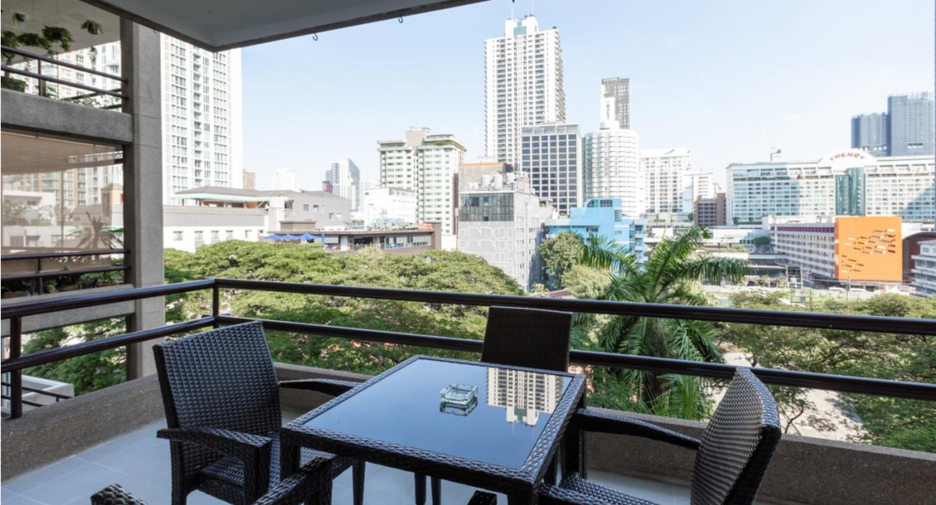 For rent 2 bedrooms apartment in Khlong Toei, Bangkok
