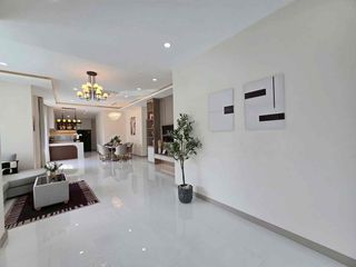 À louer 4 chambres villa à Bang Lamung, Chonburi